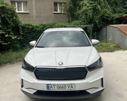 Белый Шкода Enyaq iV, объемом двигателя 0 л и пробегом 150 тыс. км за 26300 $, фото 2 на Automoto.ua