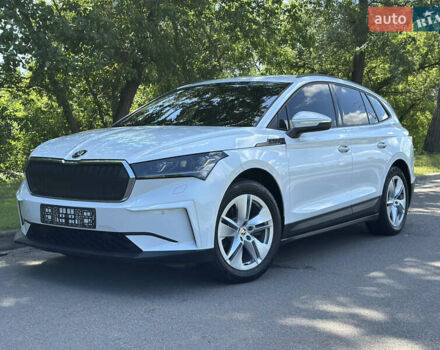 Белый Шкода Enyaq iV, объемом двигателя 0 л и пробегом 99 тыс. км за 21400 $, фото 2 на Automoto.ua