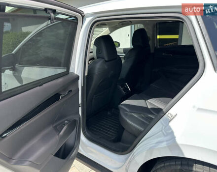 Білий Шкода Enyaq iV, об'ємом двигуна 0 л та пробігом 67 тис. км за 27800 $, фото 27 на Automoto.ua