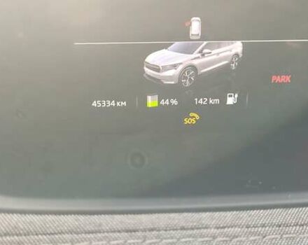 Шкода Enyaq iV 2021 в Сумах на Automoto.ua Белый Шкода Enyaq iV, объемом двигателя 0 л и пробегом 45 тыс. км за 23000 $, фото 10 на Automoto.ua