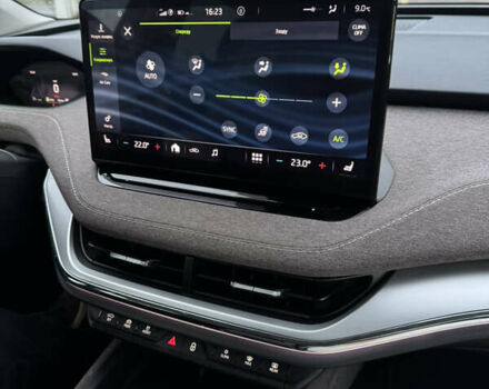 Белый Шкода Enyaq iV, объемом двигателя 0 л и пробегом 86 тыс. км за 23000 $, фото 27 на Automoto.ua