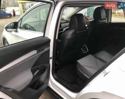 Белый Шкода Enyaq iV, объемом двигателя 0 л и пробегом 180 тыс. км за 22500 $, фото 8 на Automoto.ua