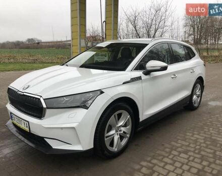 Белый Шкода Enyaq iV, объемом двигателя 0 л и пробегом 180 тыс. км за 22500 $, фото 3 на Automoto.ua
