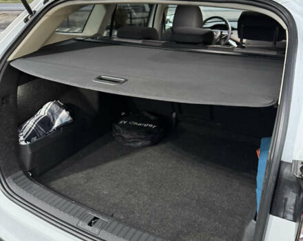 Белый Шкода Enyaq iV, объемом двигателя 0 л и пробегом 86 тыс. км за 23000 $, фото 29 на Automoto.ua