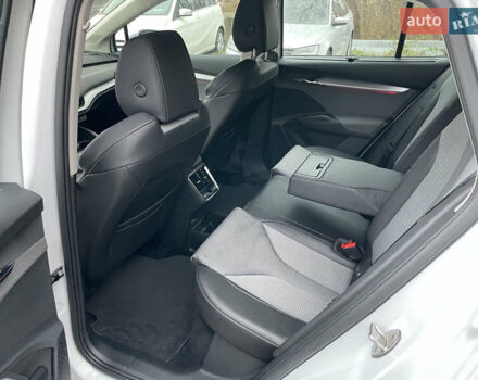 Белый Шкода Enyaq iV, объемом двигателя 0 л и пробегом 116 тыс. км за 23000 $, фото 5 на Automoto.ua