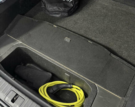 Белый Шкода Enyaq iV, объемом двигателя 0 л и пробегом 86 тыс. км за 23000 $, фото 30 на Automoto.ua