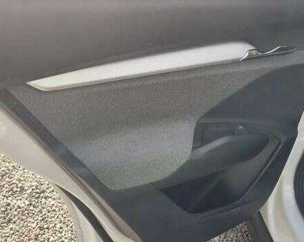 Шкода Enyaq iV 2021 в Сумах на Automoto.ua Белый Шкода Enyaq iV, объемом двигателя 0 л и пробегом 45 тыс. км за 23000 $, фото 3 на Automoto.ua