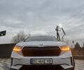 Белый Шкода Enyaq iV, объемом двигателя 0 л и пробегом 86 тыс. км за 23000 $, фото 1 на Automoto.ua