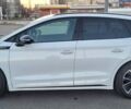 Белый Шкода Enyaq iV, объемом двигателя 0 л и пробегом 40 тыс. км за 27900 $, фото 4 на Automoto.ua