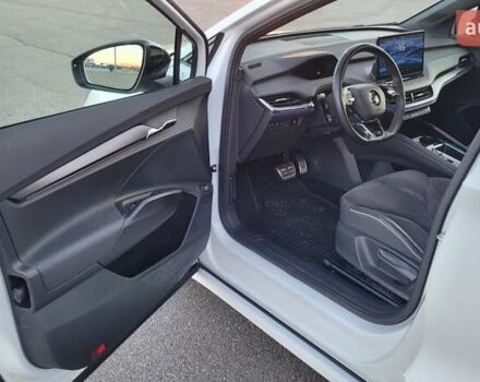 Белый Шкода Enyaq iV, объемом двигателя 0 л и пробегом 40 тыс. км за 27900 $, фото 22 на Automoto.ua