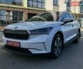Белый Шкода Enyaq iV, объемом двигателя 0 л и пробегом 210 тыс. км за 21600 $, фото 1 на Automoto.ua