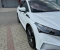 Белый Шкода Enyaq iV, объемом двигателя 0 л и пробегом 59 тыс. км за 28350 $, фото 3 на Automoto.ua