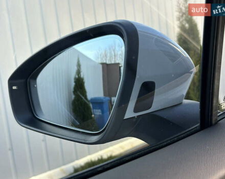 Белый Шкода Enyaq iV, объемом двигателя 0 л и пробегом 24 тыс. км за 24900 $, фото 9 на Automoto.ua