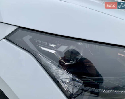 Білий Шкода Enyaq iV, об'ємом двигуна 0 л та пробігом 220 тис. км за 20700 $, фото 34 на Automoto.ua