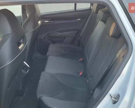 Белый Шкода Enyaq iV, объемом двигателя 0 л и пробегом 40 тыс. км за 27900 $, фото 13 на Automoto.ua