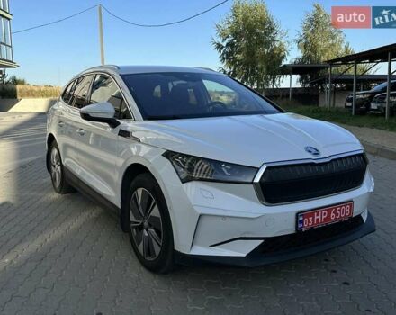 Белый Шкода Enyaq iV, объемом двигателя 0 л и пробегом 210 тыс. км за 21600 $, фото 1 на Automoto.ua