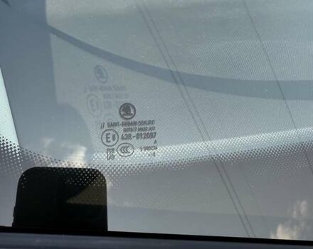 Белый Шкода Enyaq iV, объемом двигателя 0 л и пробегом 37 тыс. км за 25600 $, фото 9 на Automoto.ua