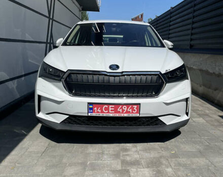 Белый Шкода Enyaq iV, объемом двигателя 0 л и пробегом 76 тыс. км за 24750 $, фото 1 на Automoto.ua