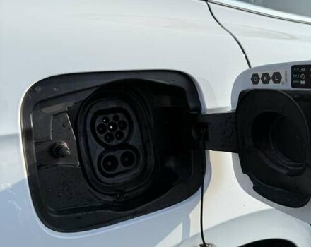 Белый Шкода Enyaq iV, объемом двигателя 0 л и пробегом 37 тыс. км за 25600 $, фото 18 на Automoto.ua