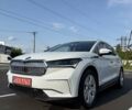 Белый Шкода Enyaq iV, объемом двигателя 0 л и пробегом 37 тыс. км за 25600 $, фото 1 на Automoto.ua