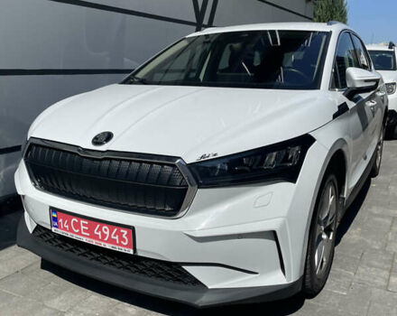 Белый Шкода Enyaq iV, объемом двигателя 0 л и пробегом 76 тыс. км за 24750 $, фото 3 на Automoto.ua