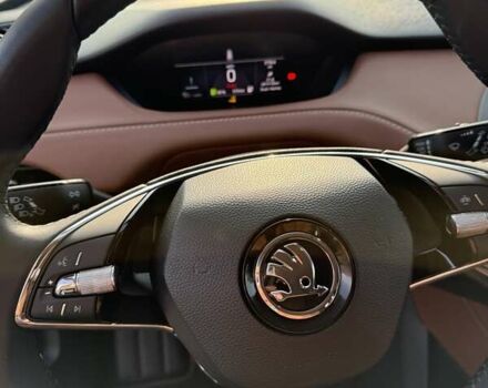 Белый Шкода Enyaq iV, объемом двигателя 0 л и пробегом 37 тыс. км за 25600 $, фото 11 на Automoto.ua