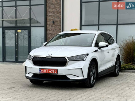 Белый Шкода Enyaq iV, объемом двигателя 0 л и пробегом 220 тыс. км за 20700 $, фото 1 на Automoto.ua