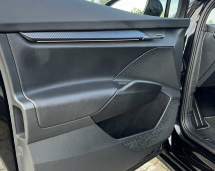 Черный Шкода Enyaq iV, объемом двигателя 0 л и пробегом 49 тыс. км за 28250 $, фото 82 на Automoto.ua