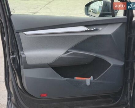 Черный Шкода Enyaq iV, объемом двигателя 0 л и пробегом 231 тыс. км за 18250 $, фото 16 на Automoto.ua