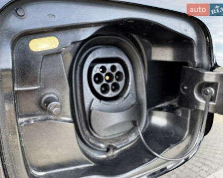 Черный Шкода Enyaq iV, объемом двигателя 0 л и пробегом 49 тыс. км за 28250 $, фото 113 на Automoto.ua