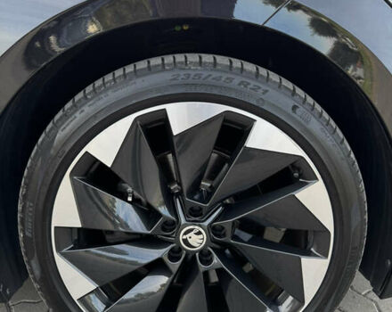 Черный Шкода Enyaq iV, объемом двигателя 0 л и пробегом 49 тыс. км за 28250 $, фото 133 на Automoto.ua