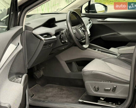 Черный Шкода Enyaq iV, объемом двигателя 0 л и пробегом 113 тыс. км за 27920 $, фото 28 на Automoto.ua