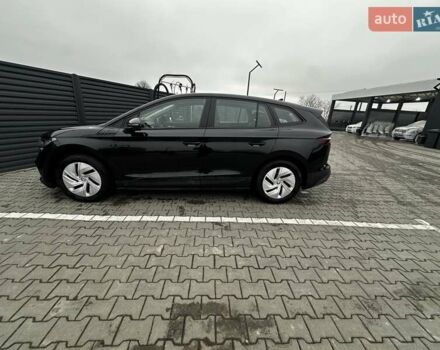 Черный Шкода Enyaq iV, объемом двигателя 0 л и пробегом 51 тыс. км за 21300 $, фото 4 на Automoto.ua