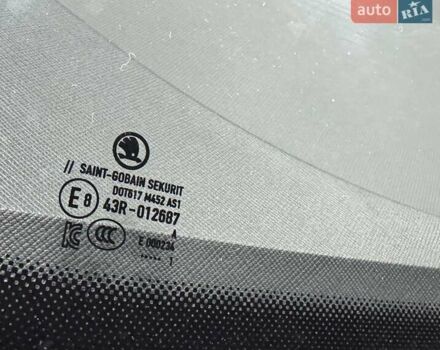 Черный Шкода Enyaq iV, объемом двигателя 0 л и пробегом 269 тыс. км за 16800 $, фото 81 на Automoto.ua