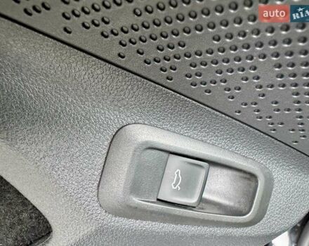 Черный Шкода Enyaq iV, объемом двигателя 0 л и пробегом 269 тыс. км за 16800 $, фото 68 на Automoto.ua