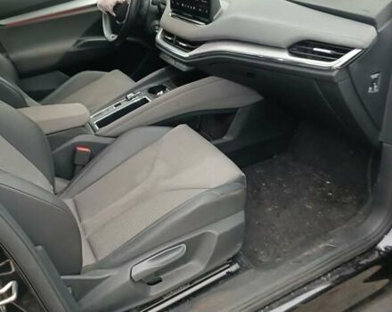 Черный Шкода Enyaq iV, объемом двигателя 0 л и пробегом 214 тыс. км за 16000 $, фото 19 на Automoto.ua