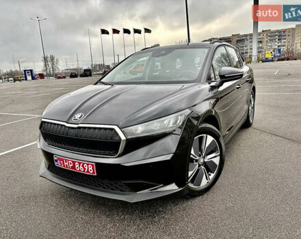 Черный Шкода Enyaq iV, объемом двигателя 0 л и пробегом 186 тыс. км за 18950 $, фото 6 на Automoto.ua
