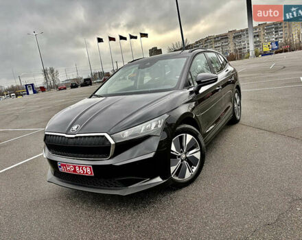Черный Шкода Enyaq iV, объемом двигателя 0 л и пробегом 186 тыс. км за 18950 $, фото 4 на Automoto.ua