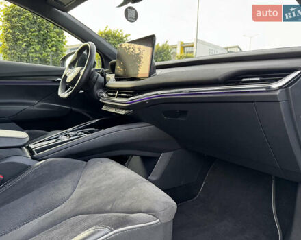 Черный Шкода Enyaq iV, объемом двигателя 0 л и пробегом 49 тыс. км за 28250 $, фото 124 на Automoto.ua