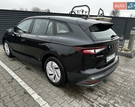 Черный Шкода Enyaq iV, объемом двигателя 0 л и пробегом 51 тыс. км за 21300 $, фото 5 на Automoto.ua