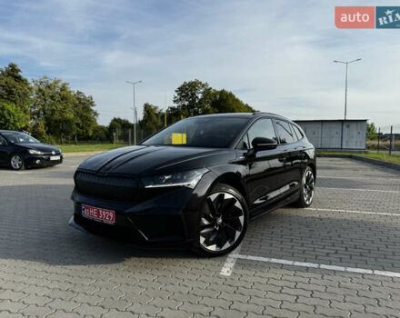 Черный Шкода Enyaq iV, объемом двигателя 0 л и пробегом 49 тыс. км за 28250 $, фото 2 на Automoto.ua