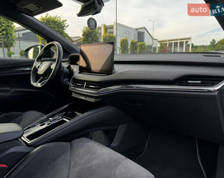 Черный Шкода Enyaq iV, объемом двигателя 0 л и пробегом 49 тыс. км за 28250 $, фото 123 на Automoto.ua