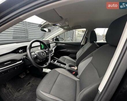 Черный Шкода Enyaq iV, объемом двигателя 0 л и пробегом 51 тыс. км за 21300 $, фото 25 на Automoto.ua