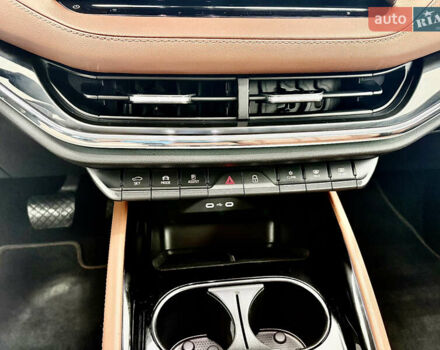 Черный Шкода Enyaq iV, объемом двигателя 0 л и пробегом 186 тыс. км за 18950 $, фото 56 на Automoto.ua