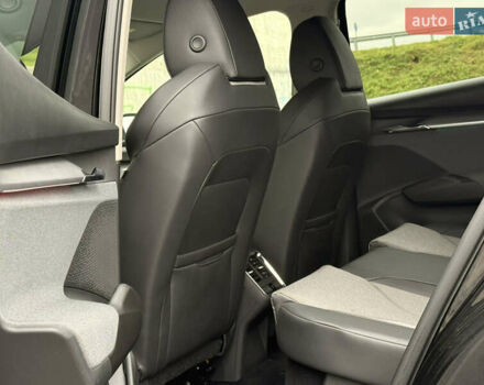 Черный Шкода Enyaq iV, объемом двигателя 0 л и пробегом 113 тыс. км за 27920 $, фото 34 на Automoto.ua