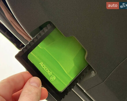 Черный Шкода Enyaq iV, объемом двигателя 0 л и пробегом 113 тыс. км за 27920 $, фото 36 на Automoto.ua