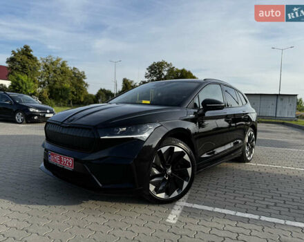 Черный Шкода Enyaq iV, объемом двигателя 0 л и пробегом 49 тыс. км за 28250 $, фото 3 на Automoto.ua