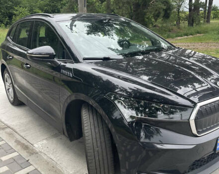 Черный Шкода Enyaq iV, объемом двигателя 0 л и пробегом 150 тыс. км за 20800 $, фото 1 на Automoto.ua