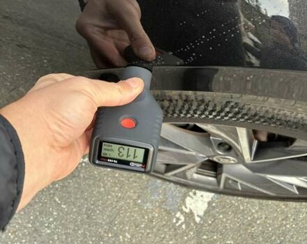 Черный Шкода Enyaq iV, объемом двигателя 0 л и пробегом 144 тыс. км за 26999 $, фото 153 на Automoto.ua