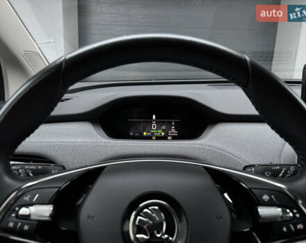 Черный Шкода Enyaq iV, объемом двигателя 0 л и пробегом 160 тыс. км за 18700 $, фото 73 на Automoto.ua